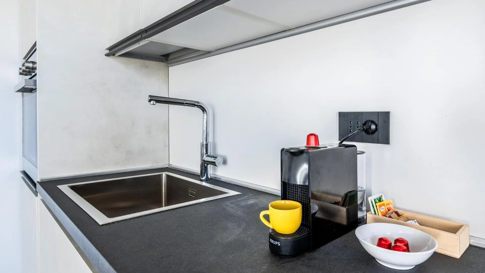 Boccadasse Chic Urban Retreat Genoa